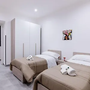 https://kemonia-charme-house.palermohotels.org