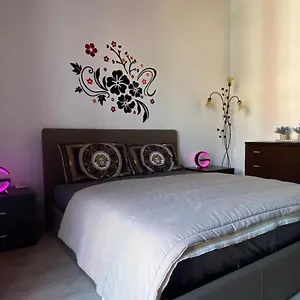 https://apt-central-5-min-dalla-stazione-centrale.hotelitalianriviera.com