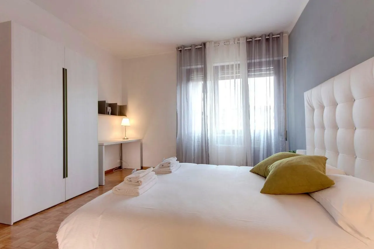 Lungarno Apartment By Mamo Florence
